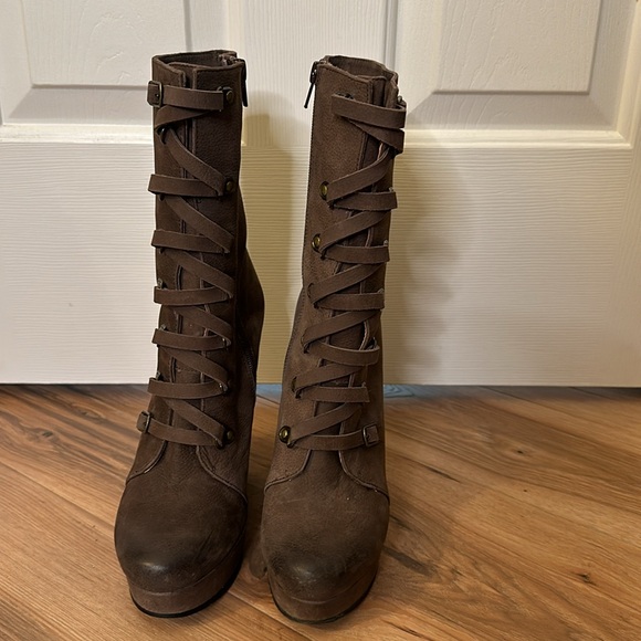 Kelsi Dagger Brown Wedge Boots - Size 9 - Picture 3 of 7